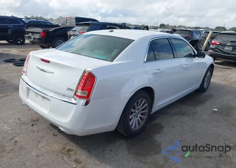 2014 Chrysler 300 z USA, uszkodzony, nr VIN 2C3CCAAG8EH163217